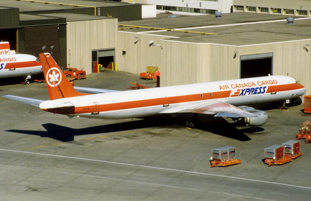 Photo of aircraft C-FTIK operated by Air Canada