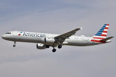 Photo of aircraft N194UW operated by American Airlines