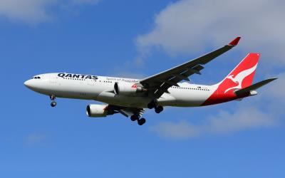 Photo of aircraft VH-EBC operated by Qantas