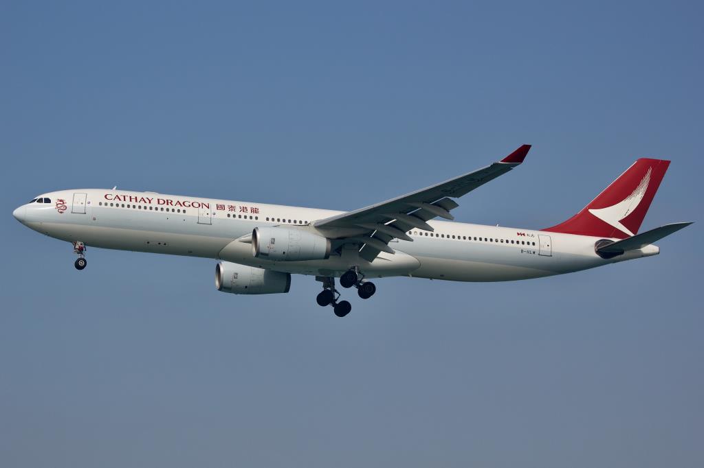 Photo of aircraft B-HLM operated by Cathay Dragon