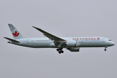 Photo of aircraft C-FPQB operated by Air Canada