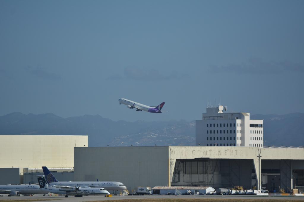 Photo of aircraft N590HA operated by Hawaiian Airlines