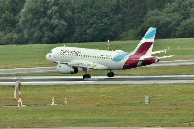 Image of aircraft registration OE-LYY - A A319-132 operated by Eurowings Europe