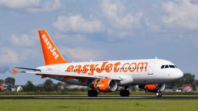 Photo of aircraft G-EZBT operated by easyJet