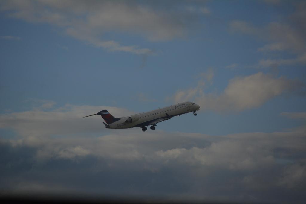 Photo of aircraft N606SK operated by Delta Connection