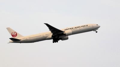 Photo of aircraft JA733J operated by Japan Airlines