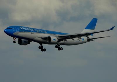 Photo of aircraft LV-FNL operated by Aerolineas Argentinas