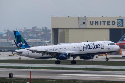 Photo of aircraft N992JB operated by JetBlue Airways