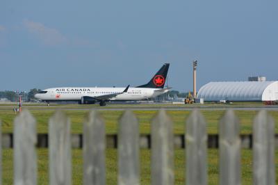Photo of aircraft C-FSDW operated by Air Canada