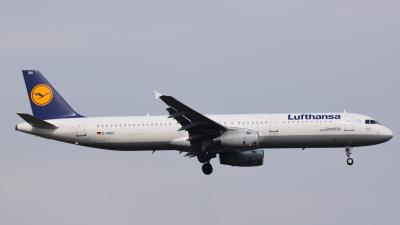 Photo of aircraft D-AIRH operated by Lufthansa