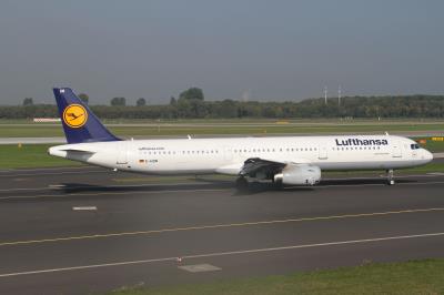 Image of aircraft registration D-AIDM - A A321-231 operated by Lufthansa