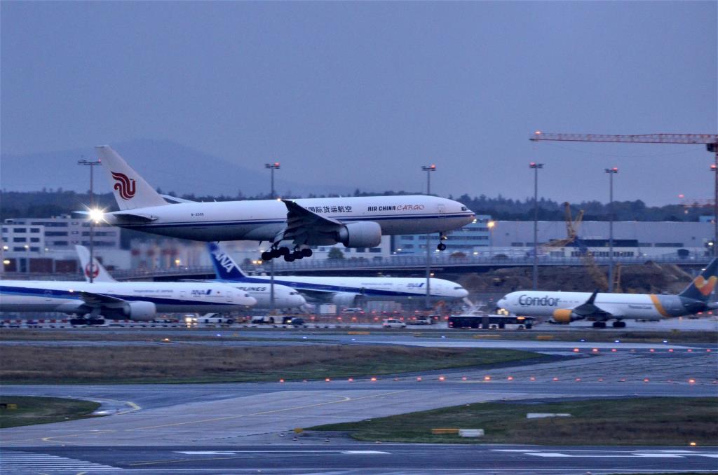 Photo of aircraft B-2095 operated by Air China Cargo