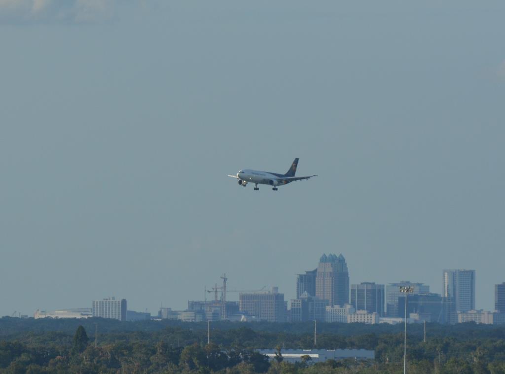 Photo of aircraft N166UP operated by United Parcel Service (UPS)