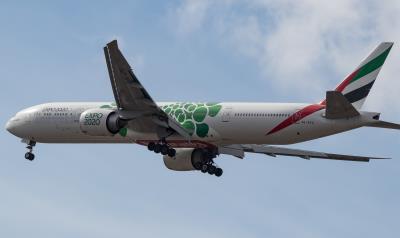 Photo of aircraft A6-EPU operated by Emirates