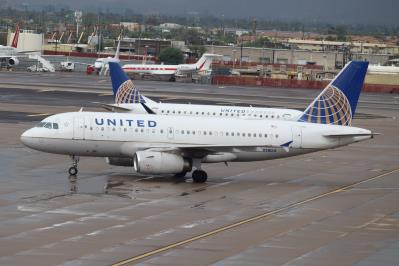 Photo of aircraft N828UA operated by United Airlines