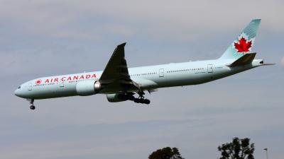 Photo of aircraft C-FNNW operated by Air Canada
