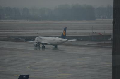 Image of aircraft registration D-AIZO - A A320-214 operated by Lufthansa