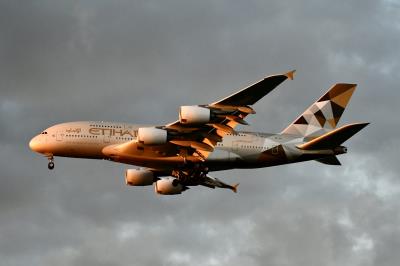 Photo of aircraft A6-API operated by Etihad Airways