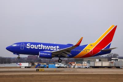 Photo of aircraft N7826B operated by Southwest Airlines