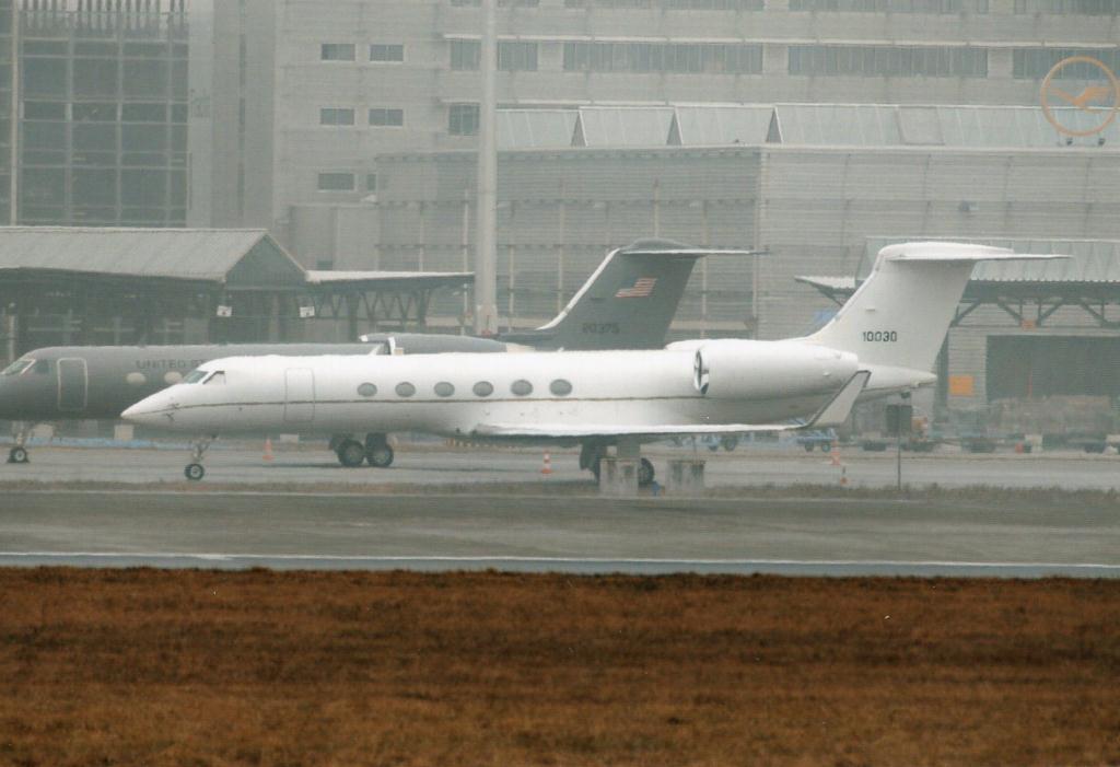 Photo of aircraft 01-0030 operated by United States Air Force