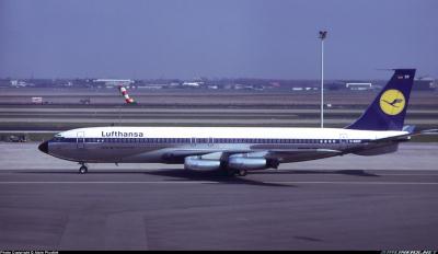 Photo of aircraft D-ABOF operated by Lufthansa