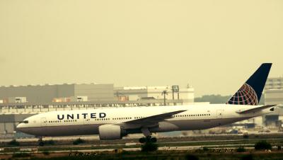Photo of aircraft N217UA operated by United Airlines