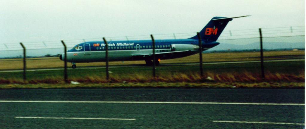 Photo of aircraft G-BMAA operated by British Midland Airways