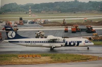 Photo of aircraft SP-LFC operated by LOT - Polish Airlines