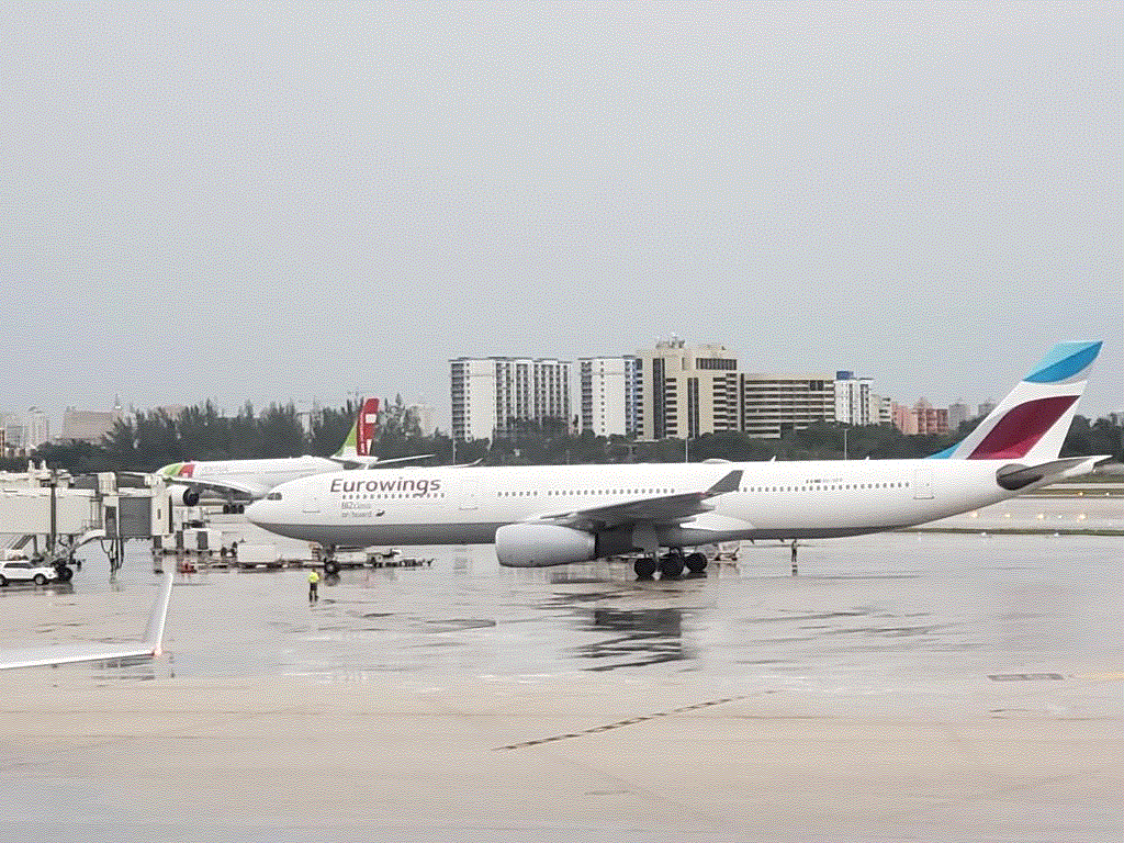 Photo of aircraft OO-SFP operated by Eurowings