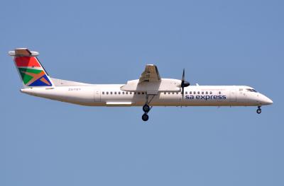 Photo of aircraft ZS-YBY operated by South African Express Airways