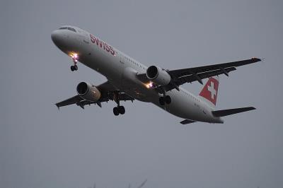 Image of aircraft registration HB-IOC - A A321-111 operated by Swiss