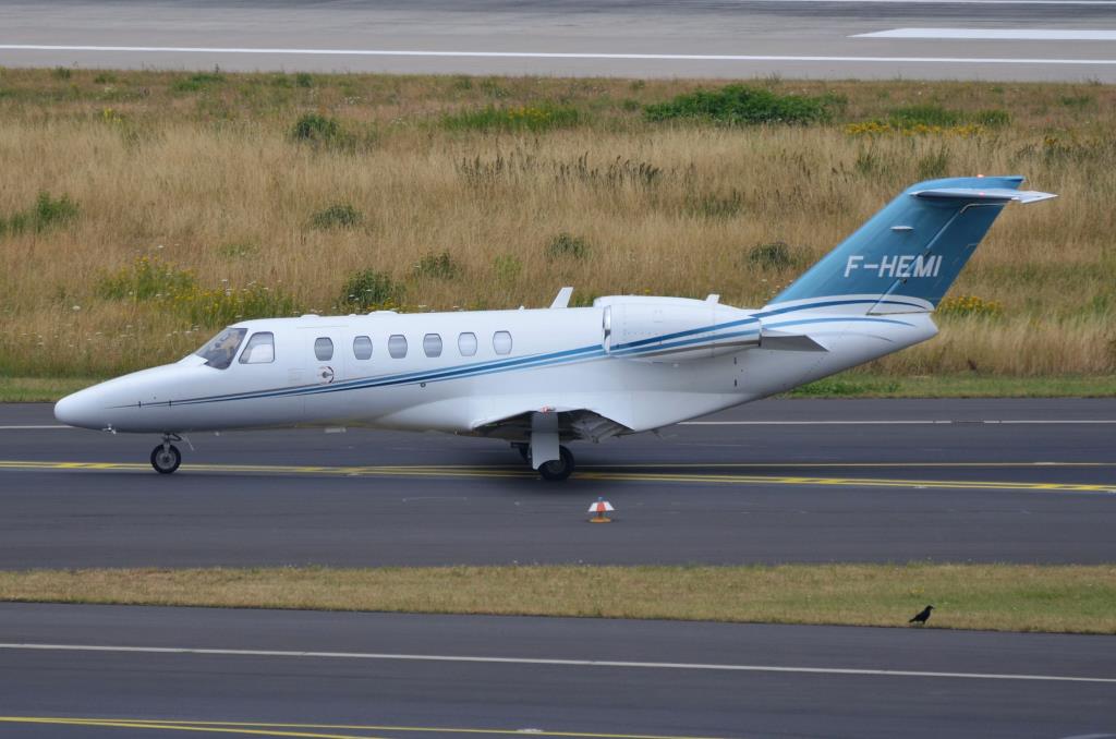 Photo of aircraft F-HEMI operated by Valljet-La Baule Aviation SAS