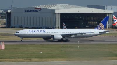 Photo of aircraft N2645U operated by United Airlines