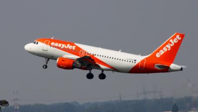 Photo of aircraft G-EZDA operated by easyJet