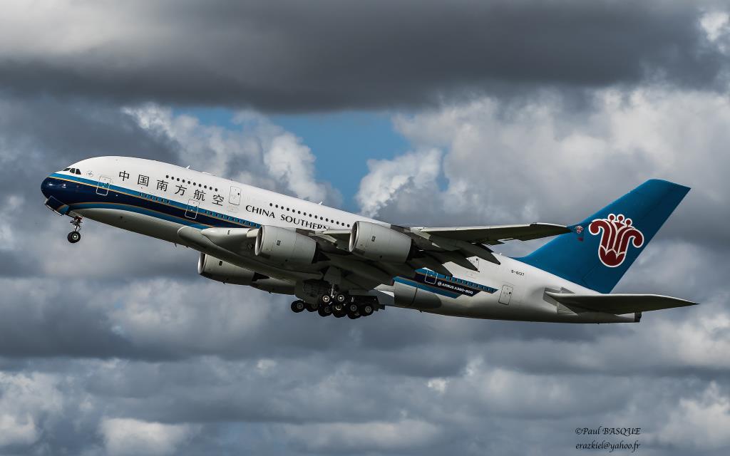 Photo of aircraft B-6137 operated by China Southern Airlines
