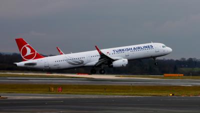 Photo of aircraft TC-JST operated by Turkish Airlines