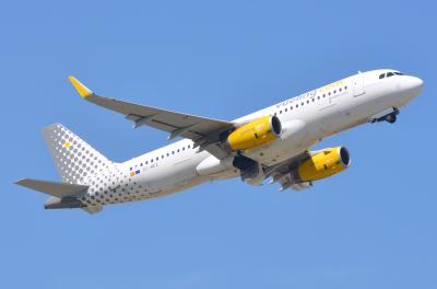Image of aircraft registration EC-MEA - A A320-232(WL) operated by Vueling