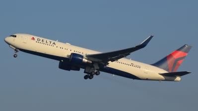 Image of aircraft registration N197DN - A 767-332(ER)(WL) operated by Delta Air Lines