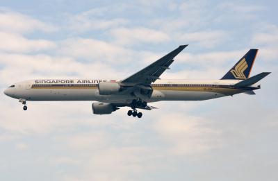 Image of aircraft registration 9V-SYK - A 777-312 operated by Singapore Airlines