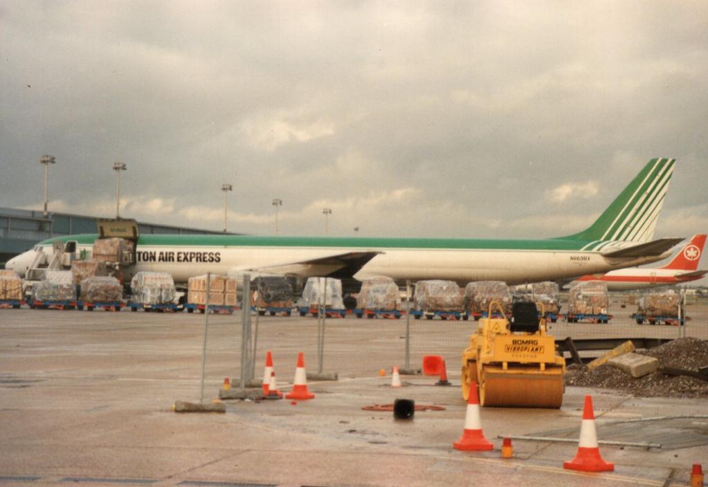 Photo of aircraft N869BX operated by Burlington Air Express