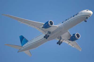 Photo of aircraft N12010 operated by United Airlines