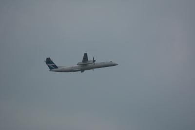 Photo of aircraft C-GWEQ operated by WestJet Encore