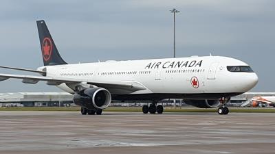 Photo of aircraft C-GKUG operated by Air Canada