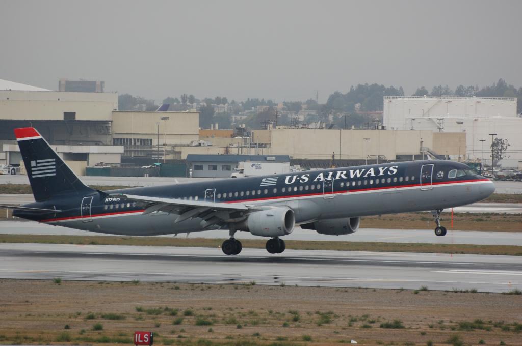 Photo of aircraft N174US operated by US Airways
