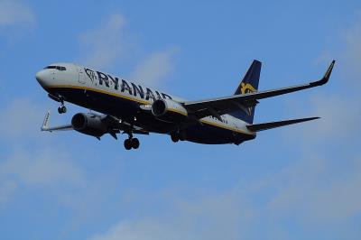 Photo of aircraft EI-DYK operated by Ryanair