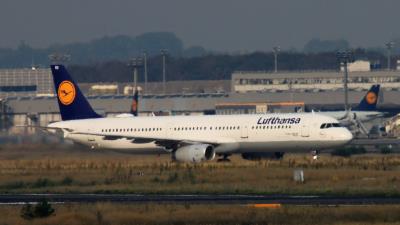 Photo of aircraft D-AIRR operated by Lufthansa