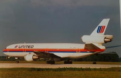 Photo of aircraft N1821U operated by United Airlines