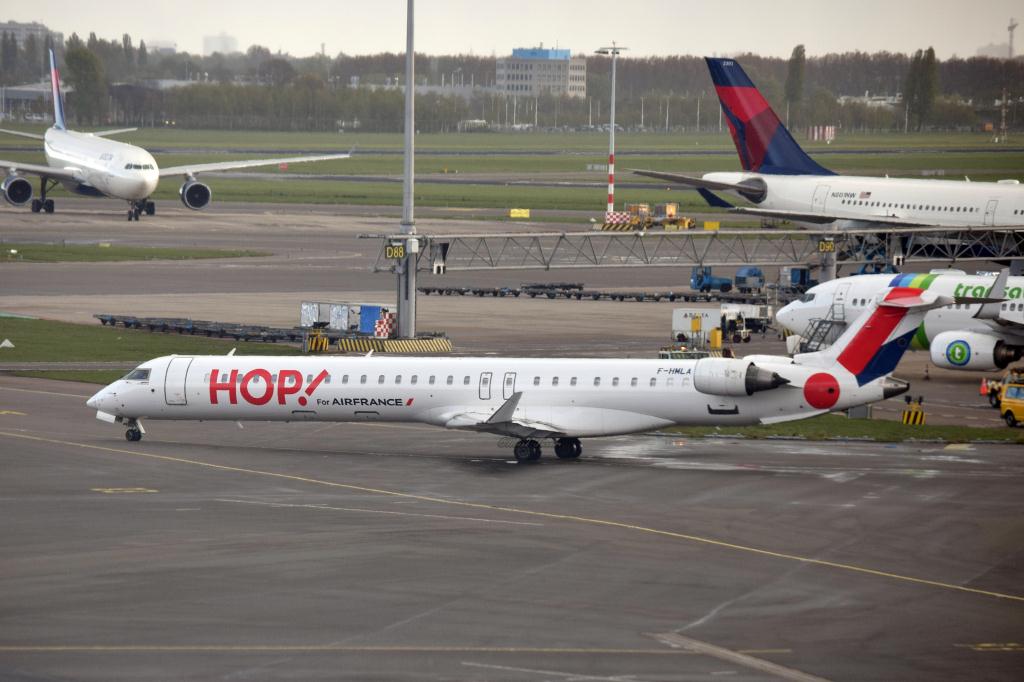 Photo of aircraft F-HMLA operated by Air France Hop