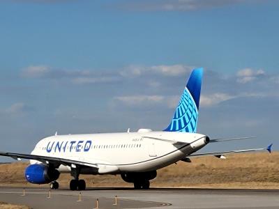 Photo of aircraft N418UA operated by United Airlines