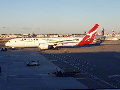 Photo of aircraft VH-ZNH operated by Qantas